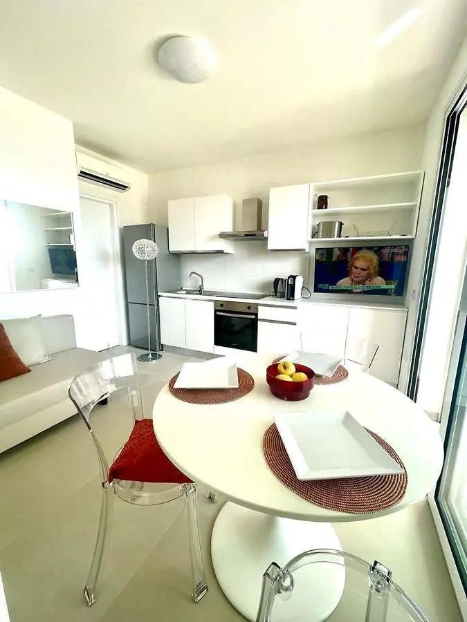 Windsurf Beach Front Torre Grande 0*,
