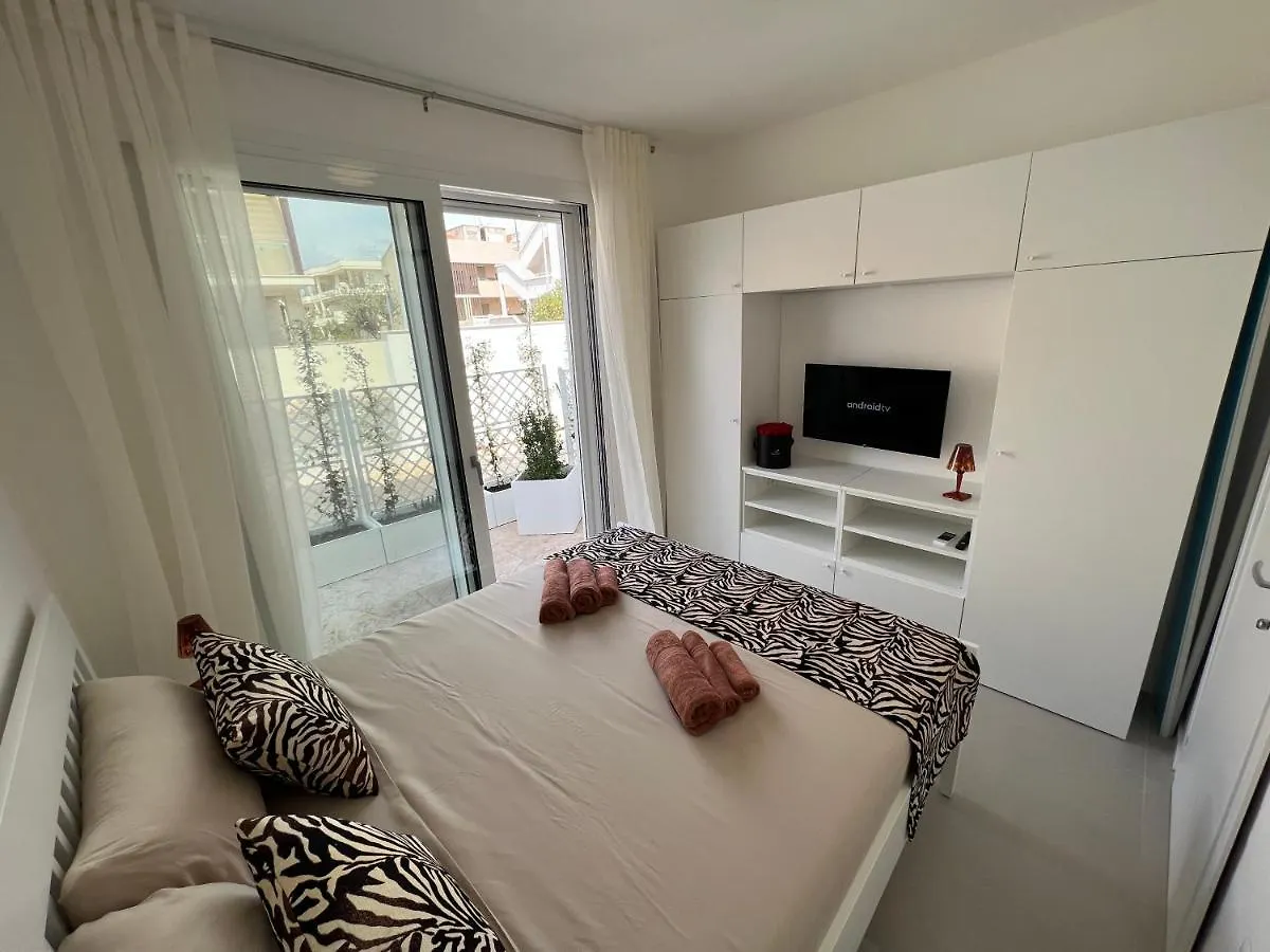 Windsurf Beach Front Torre Grande Apartment