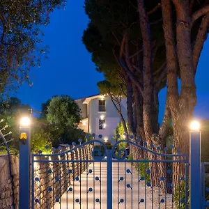 villa-lea-imperia.hotelitalianriviera.com/